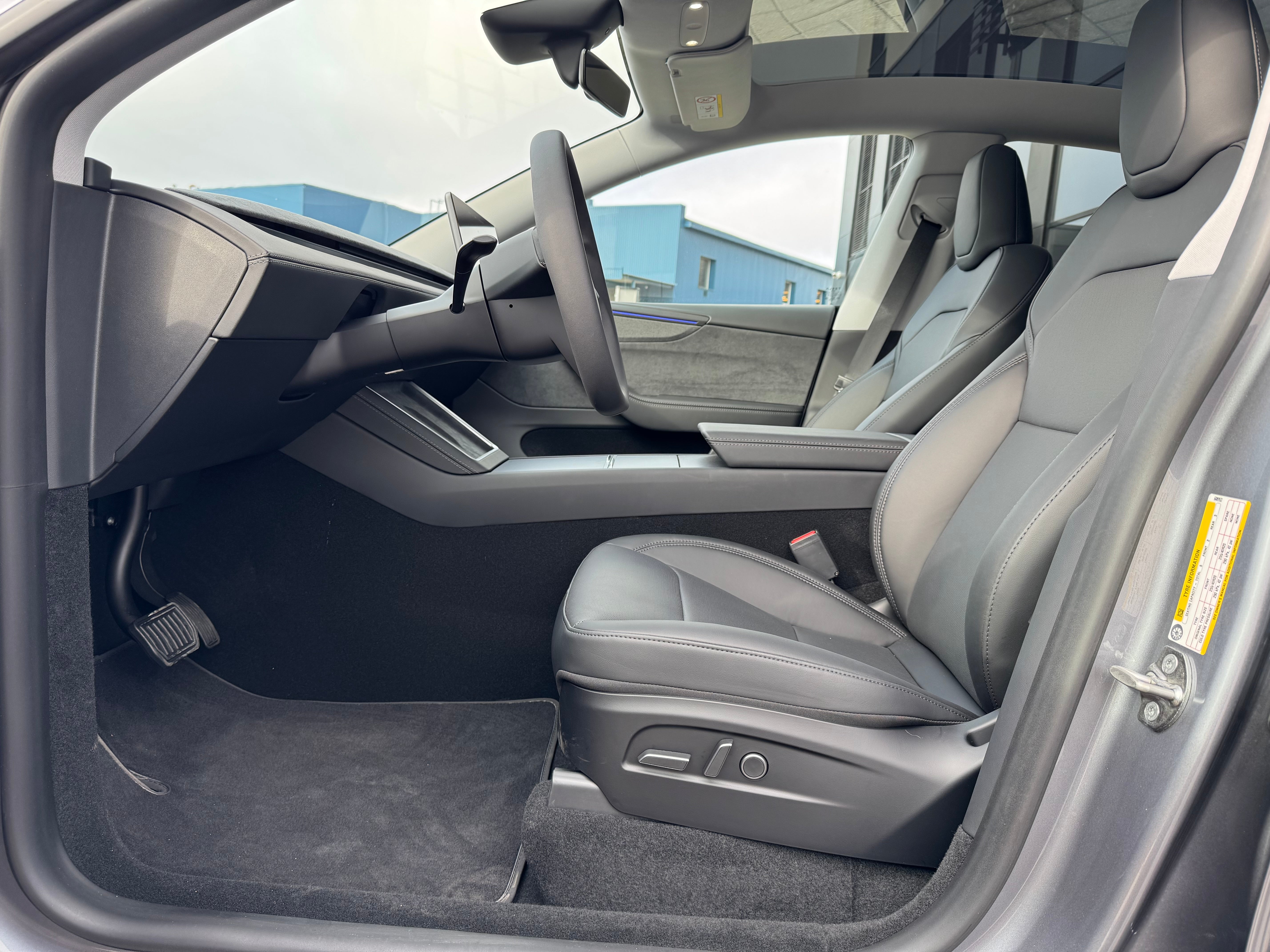 Tesla Model Y Juniper LR Quicksilver