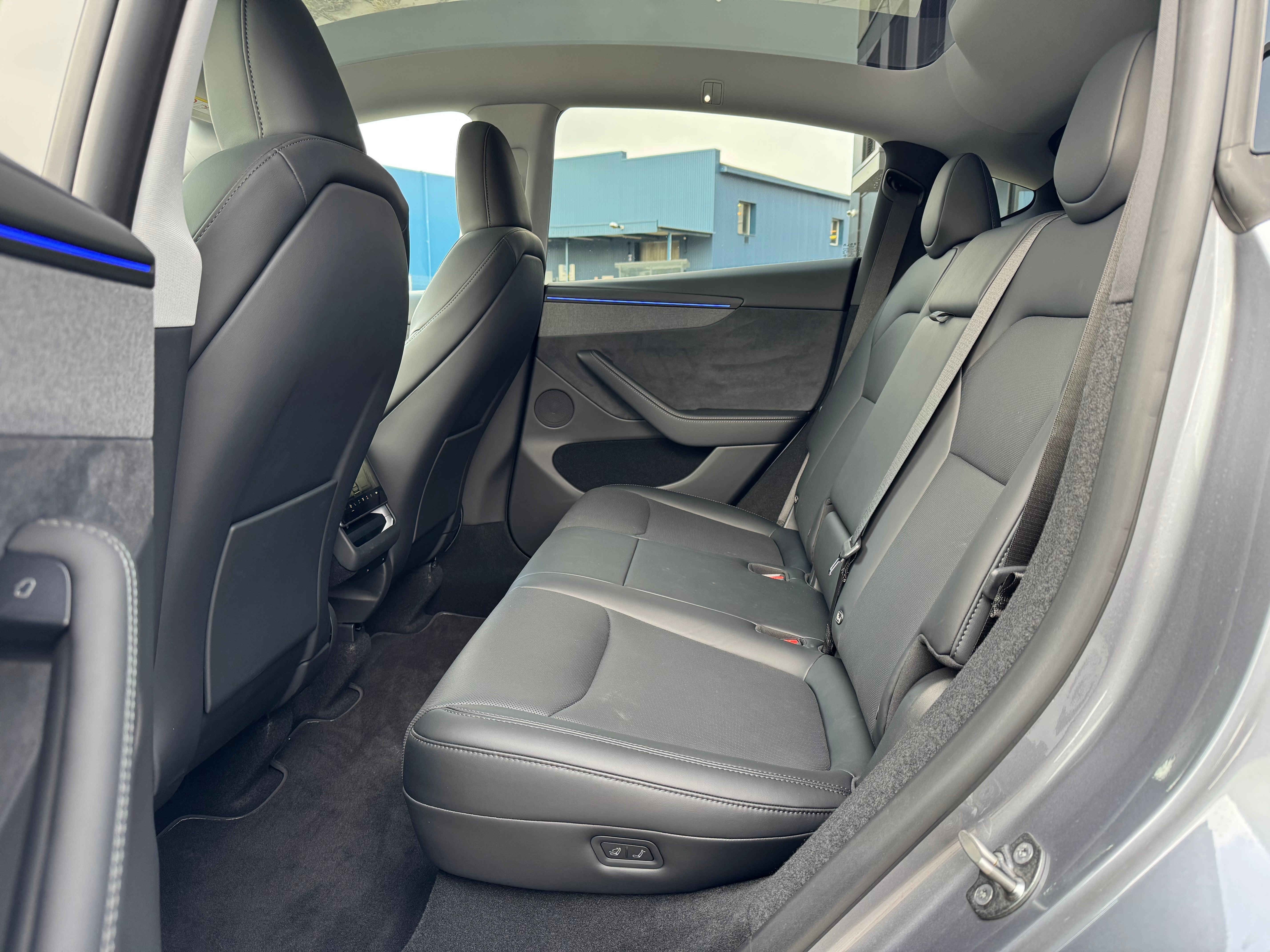 Tesla Model Y Juniper LR Quicksilver