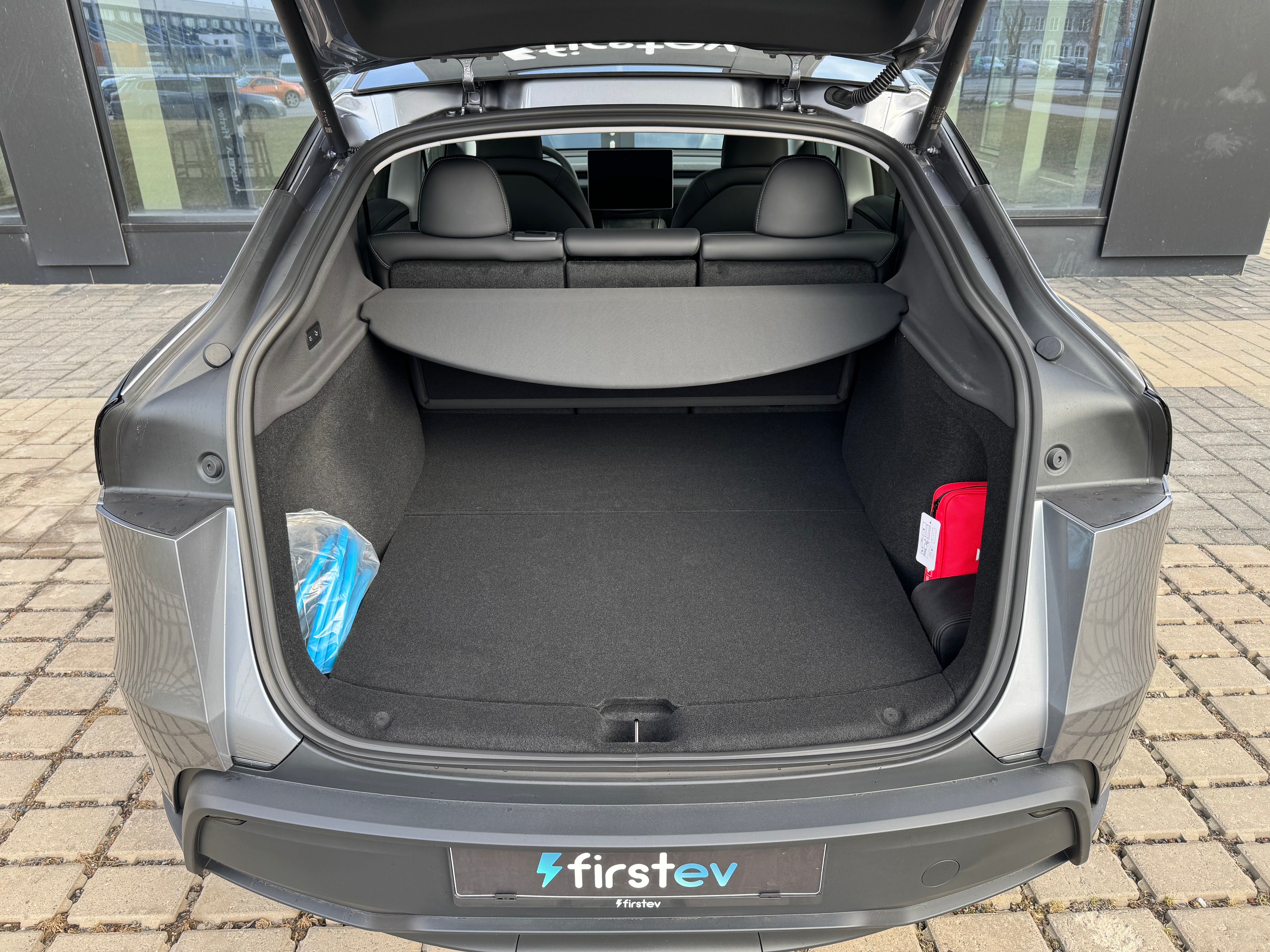 Tesla Model Y Juniper LR Quicksilver