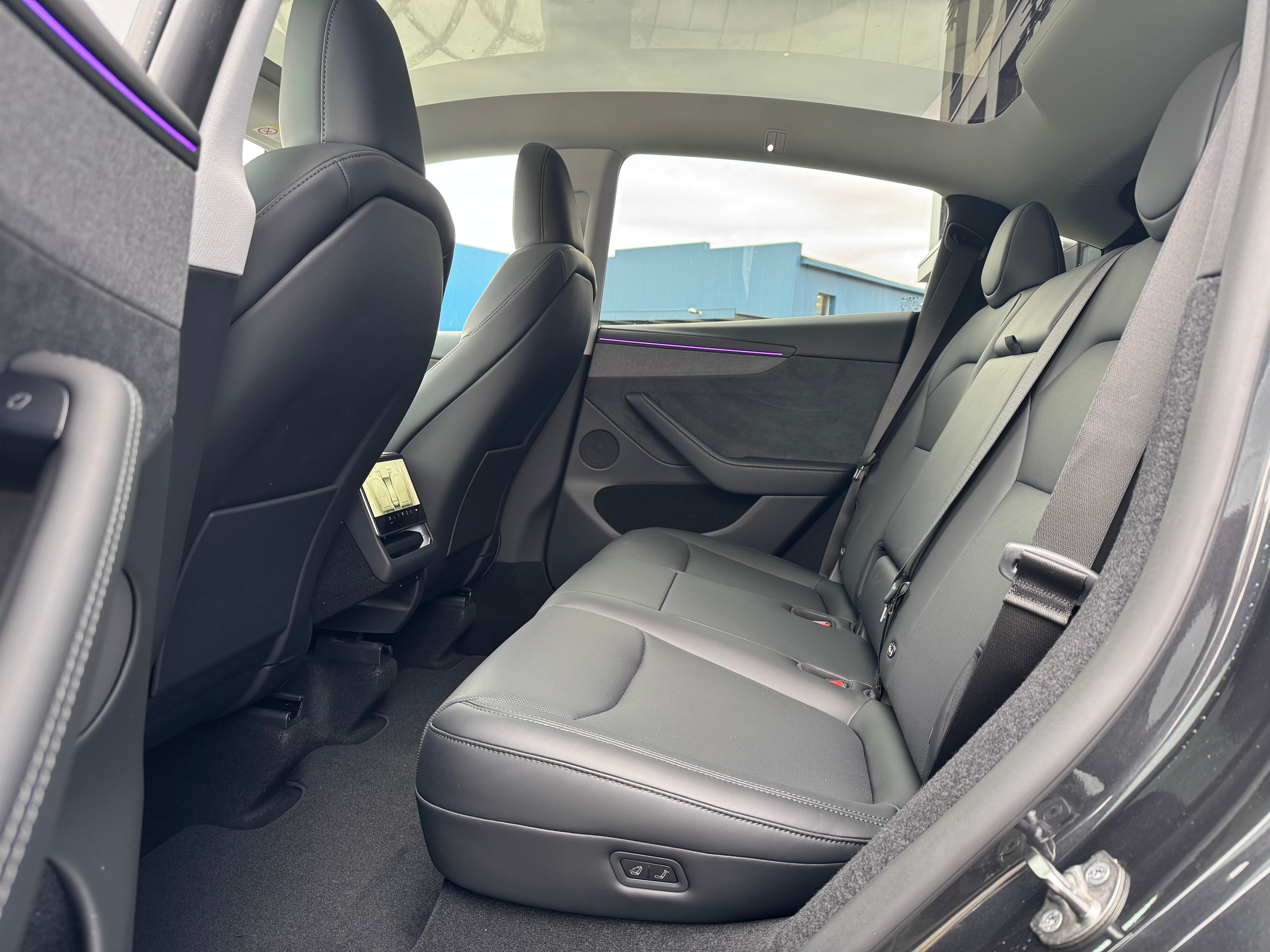 Tesla Model Y Juniper LR Stealth Gray