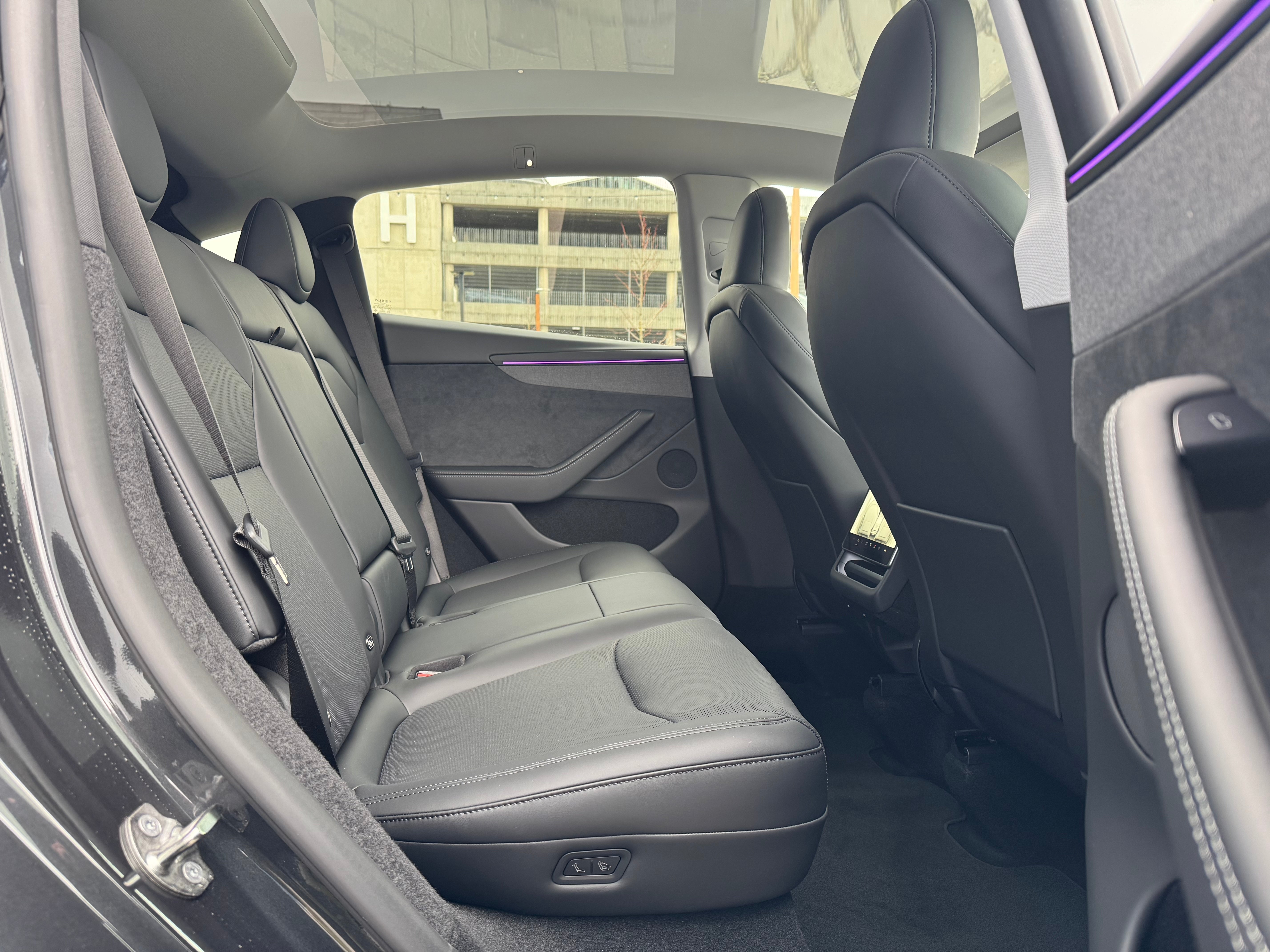 Tesla Model Y Juniper LR Stealth Gray