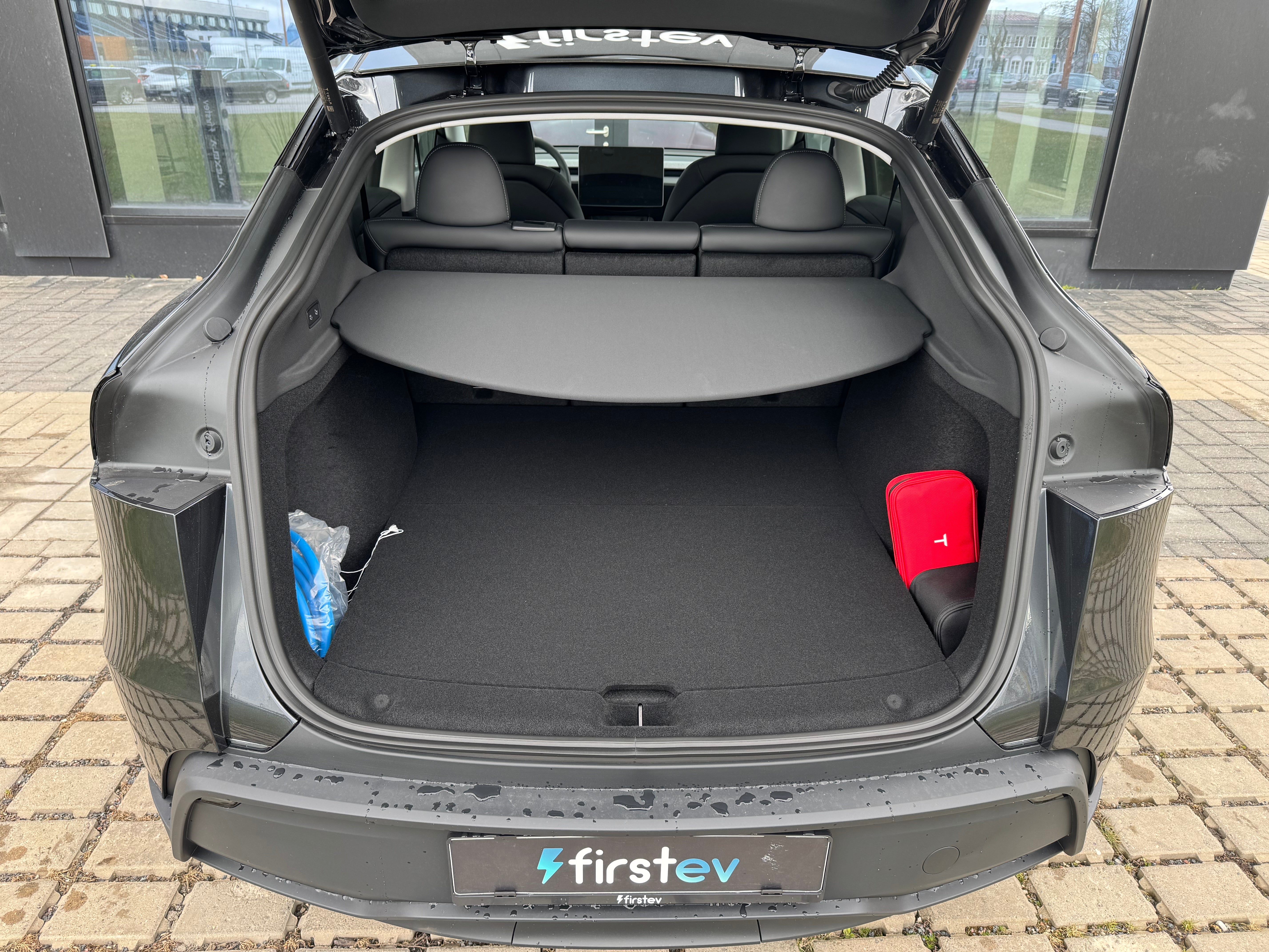 Tesla Model Y Juniper LR Stealth Gray