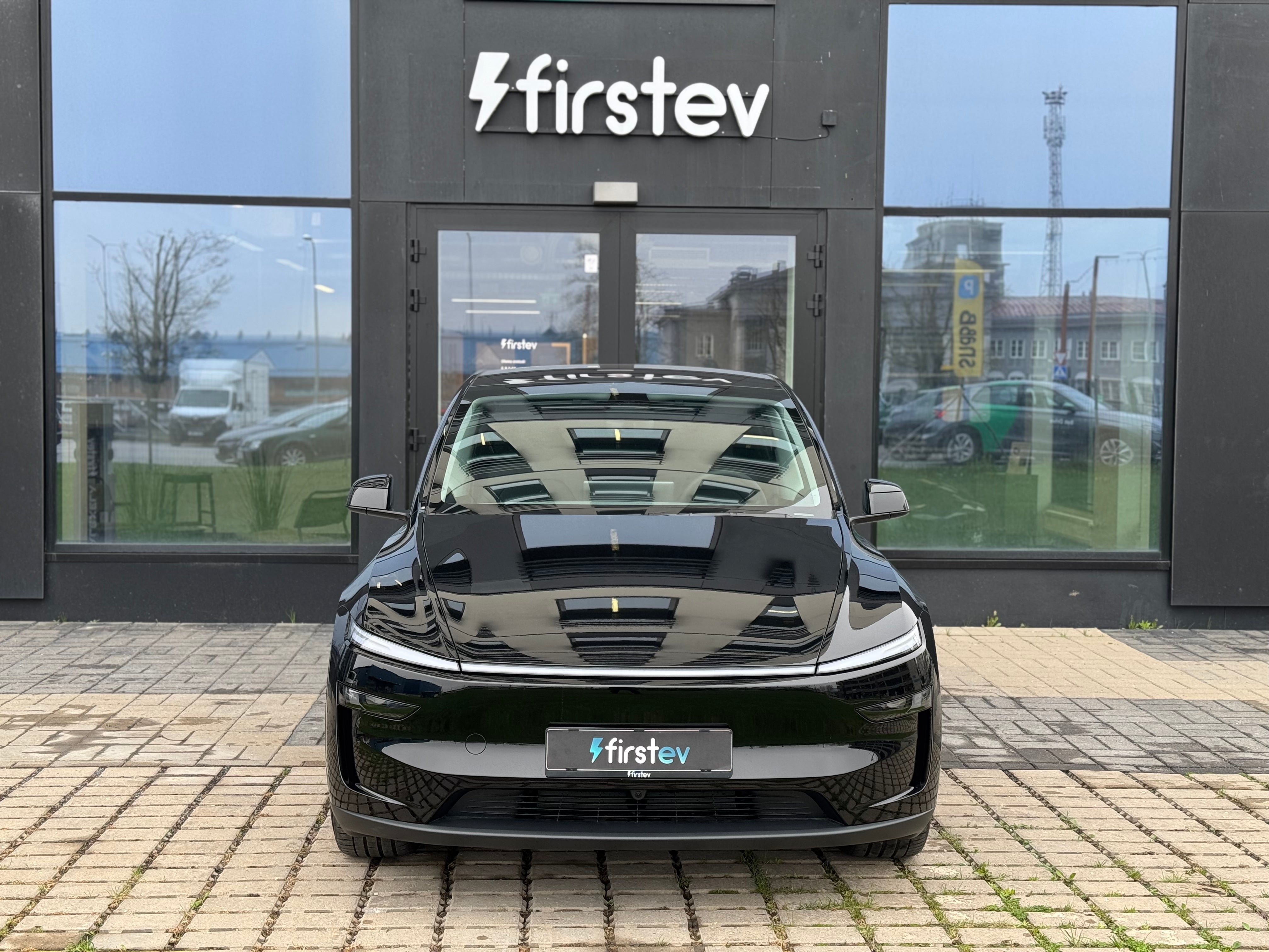Tesla Model Y Juniper LR Black