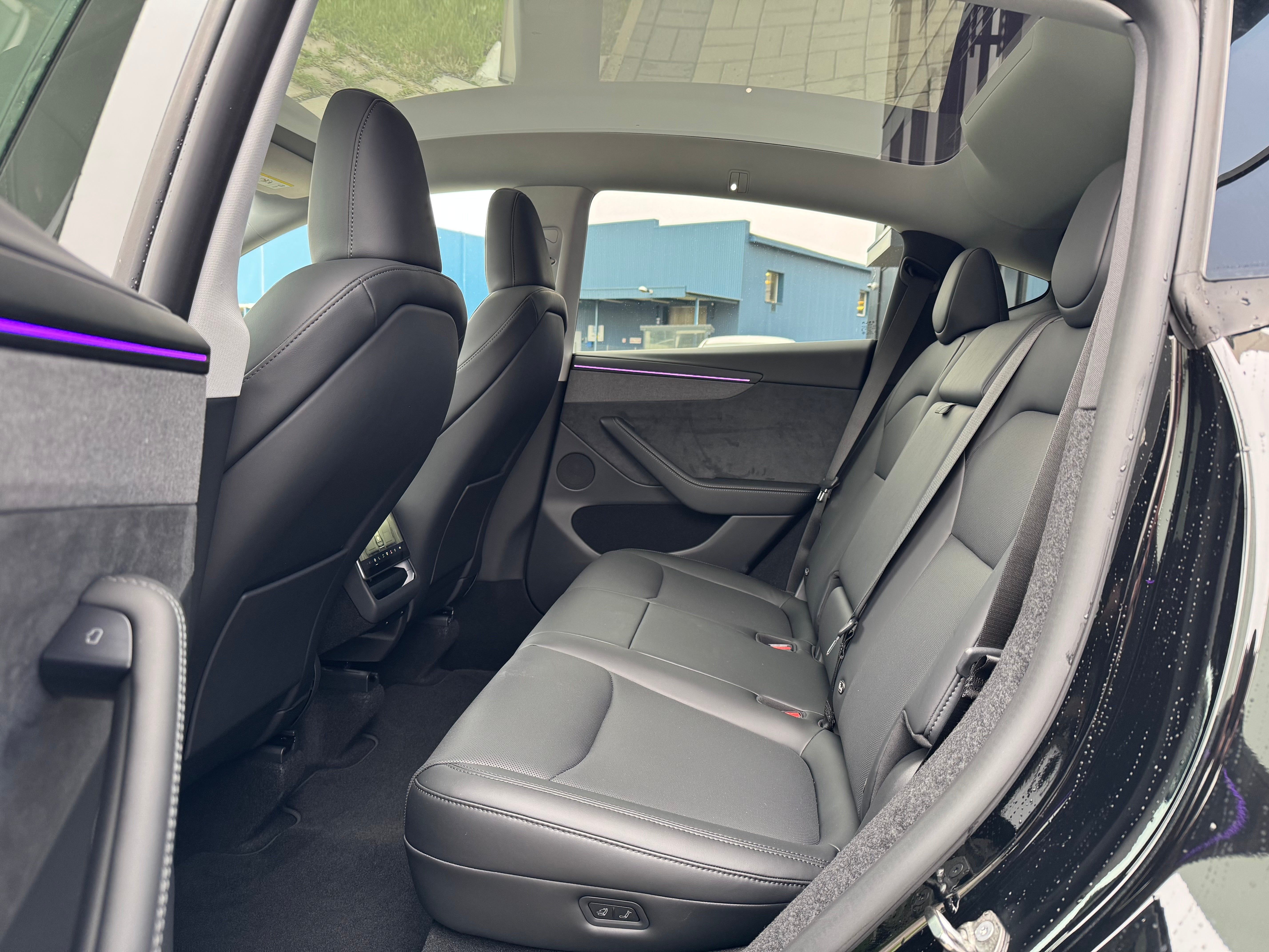 Tesla Model Y Juniper LR Black