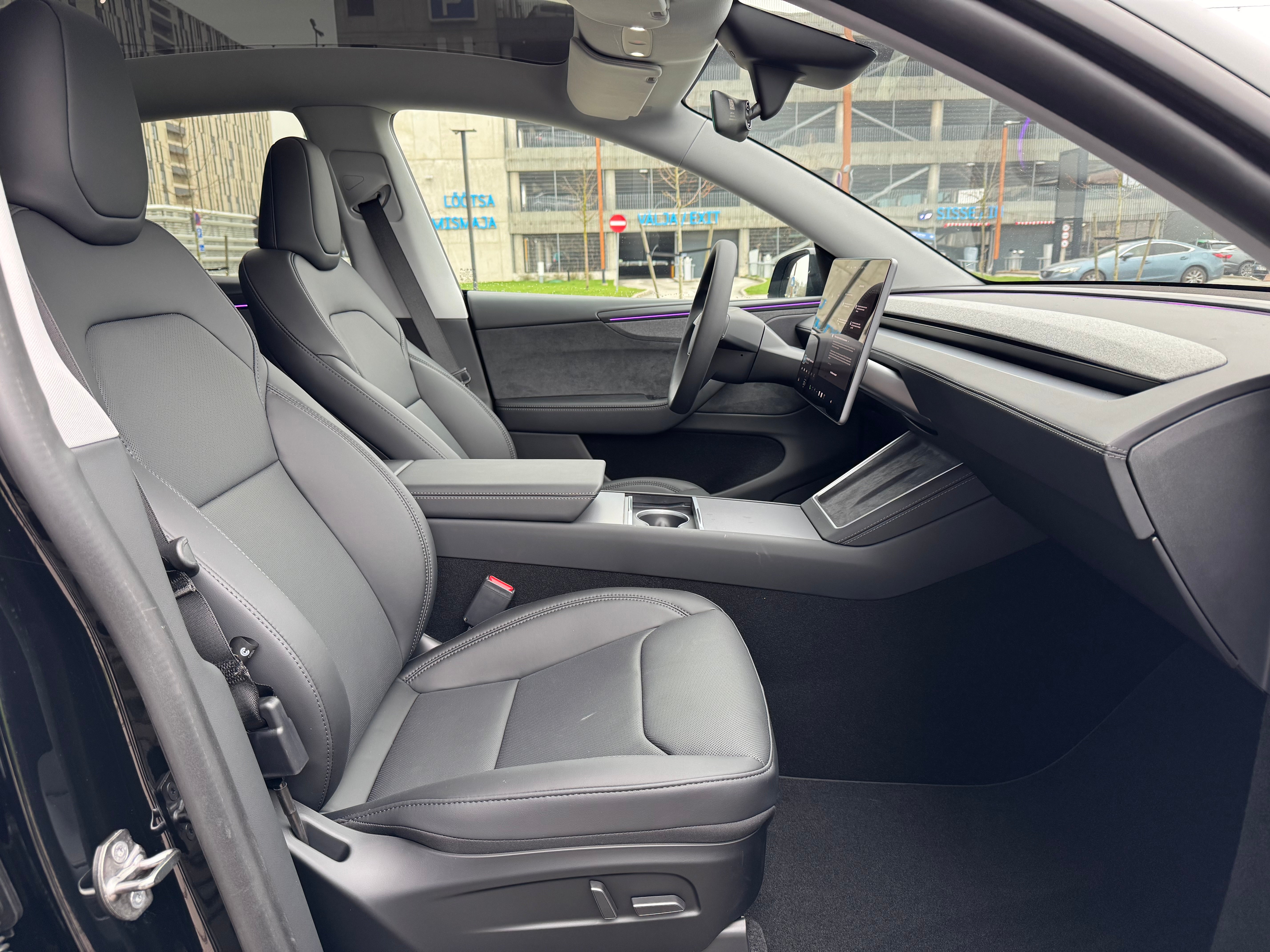 Tesla Model Y Juniper LR Black