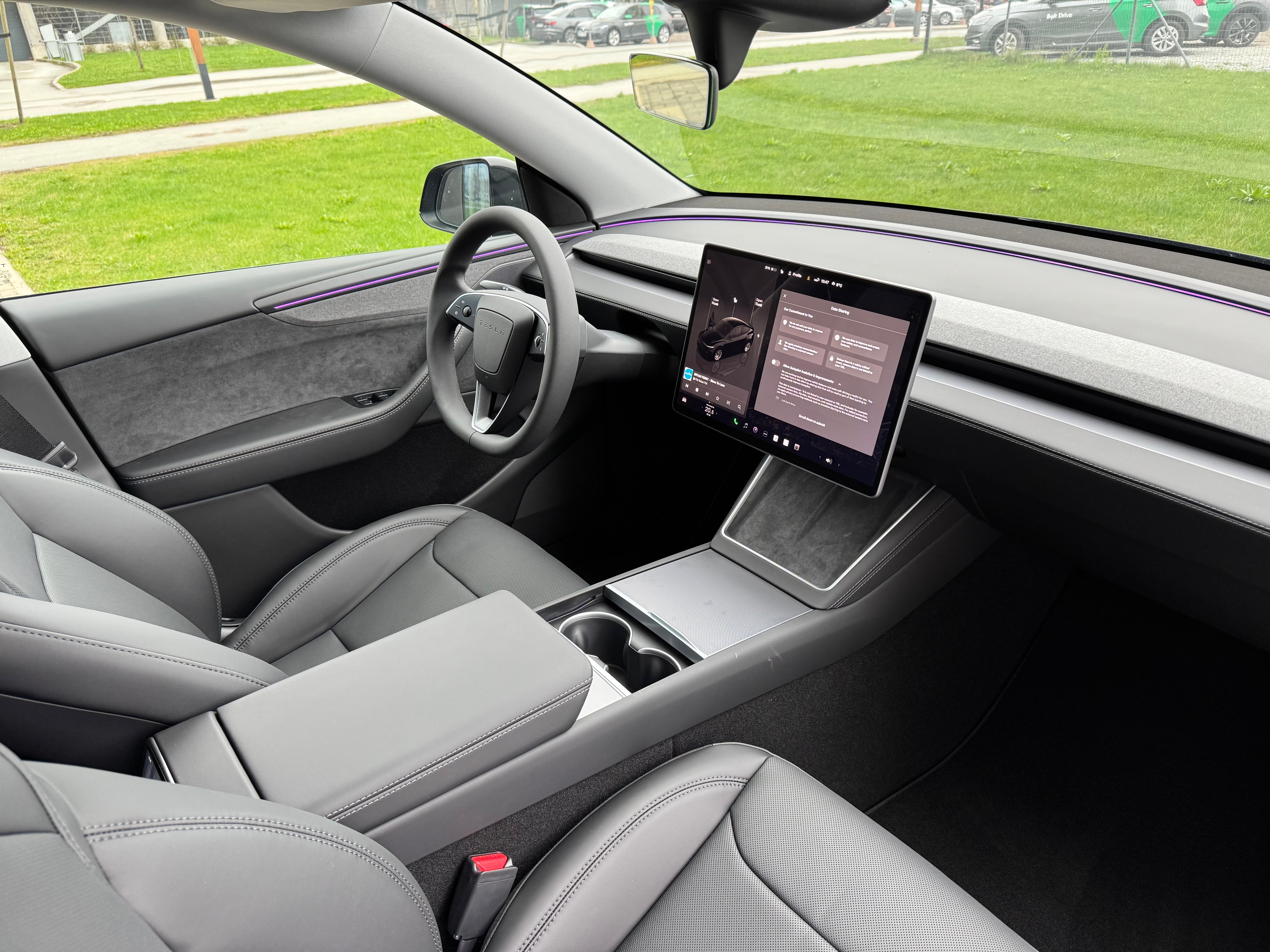 Tesla Model Y Juniper LR Black