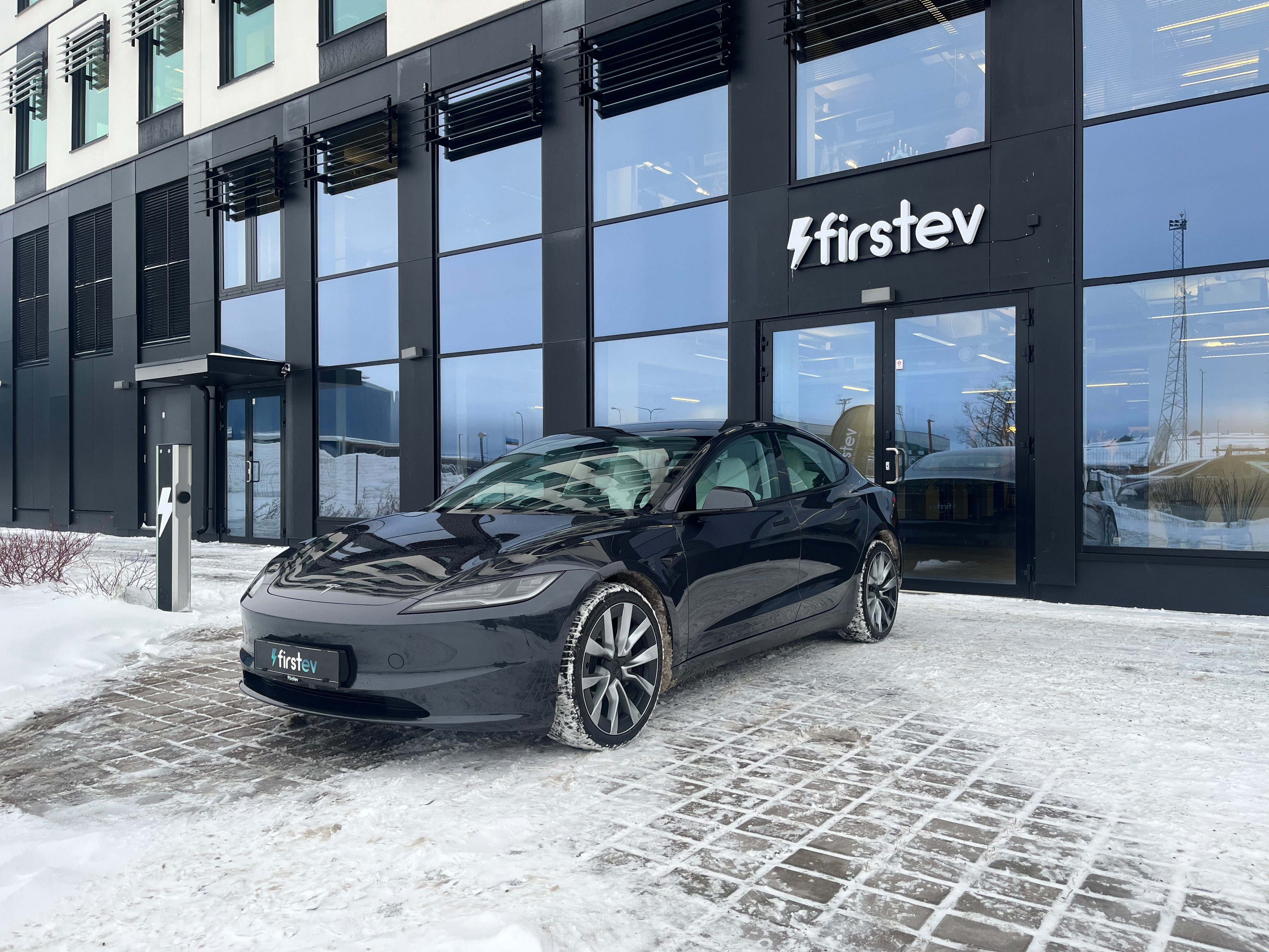 Tesla Model 3 Long Range 2024