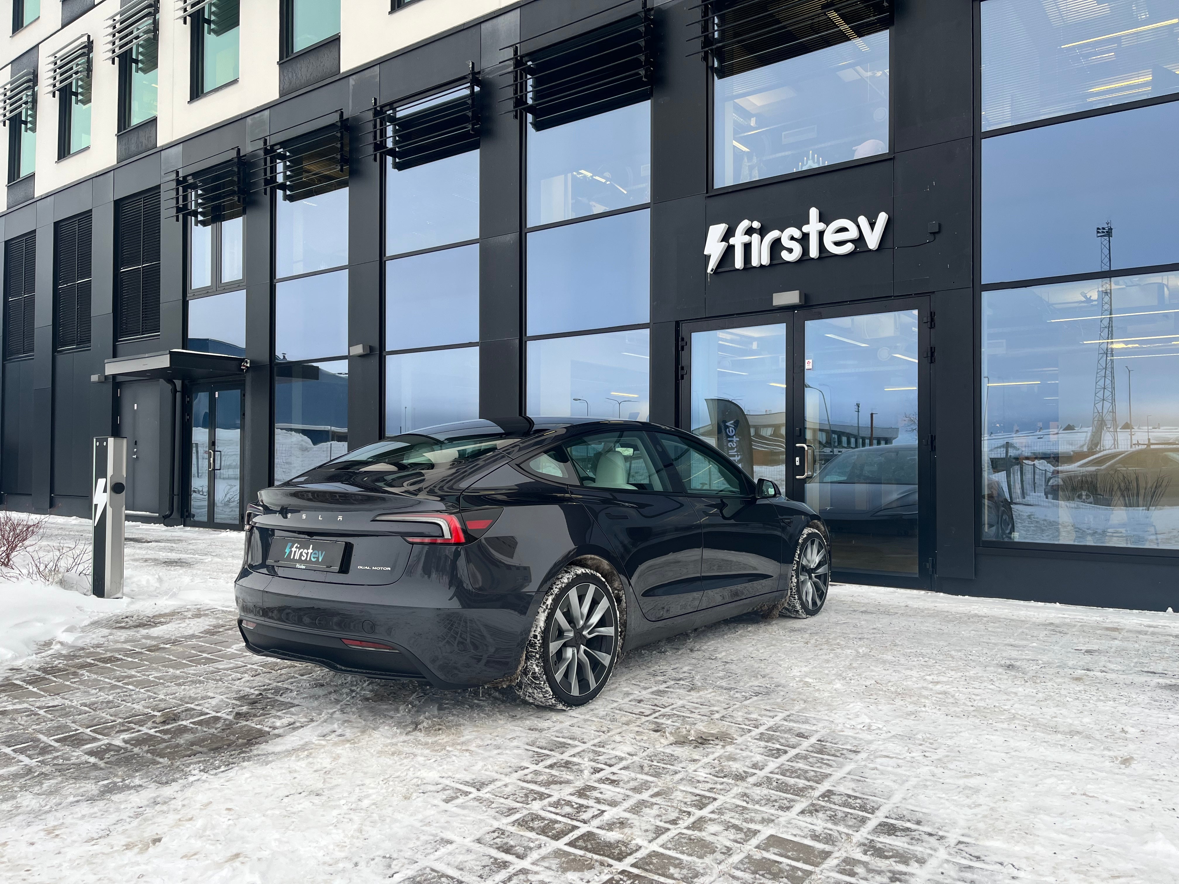 Tesla Model 3 Long Range 2024