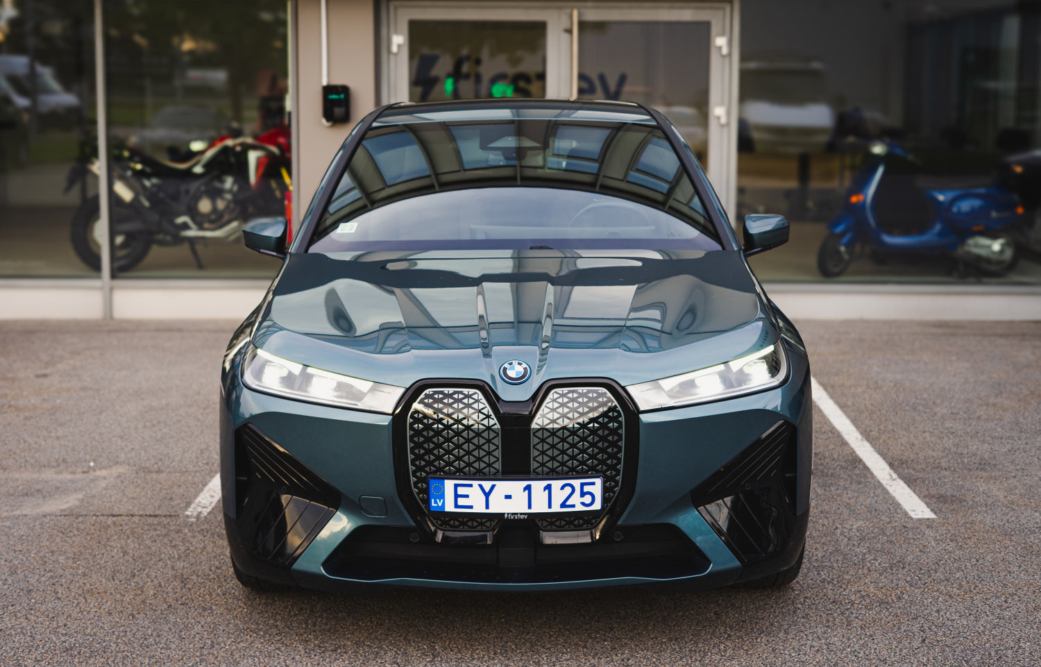 BMW iX xDrive40